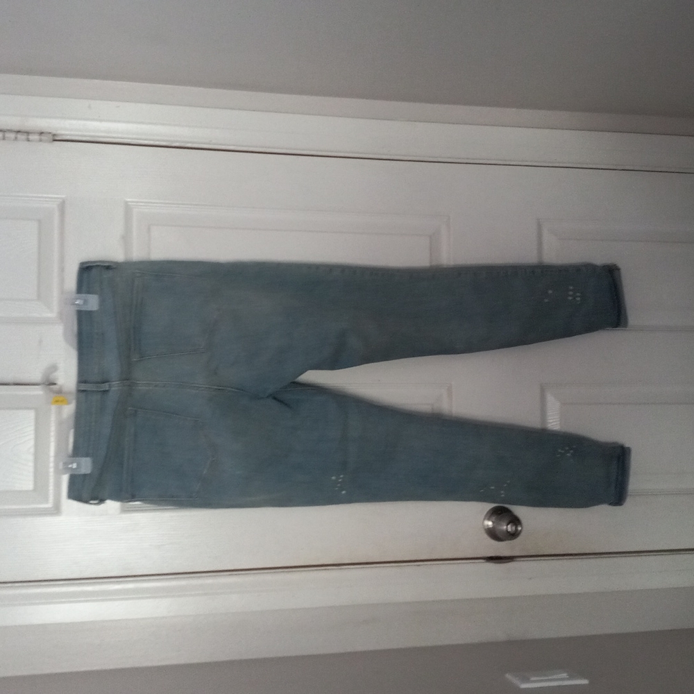 Old Navy Rockstar Super Skinny Jeans - Picture 2 of 4